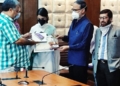Breaking chain of drug trafficking lies on shoulders of teachers, parents: Dr Samoon
