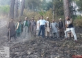 Risking life; Forest officials extinguished fire in Lolab forests