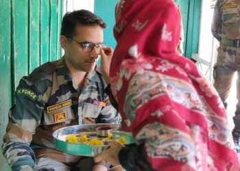 Women of Lolab tie Rakhis to Soldiers of 28 Rashtriya Rifles