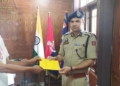SSP Bandipora Rewarded Police Officials,Who Saved A Minor Boy From Drowning
