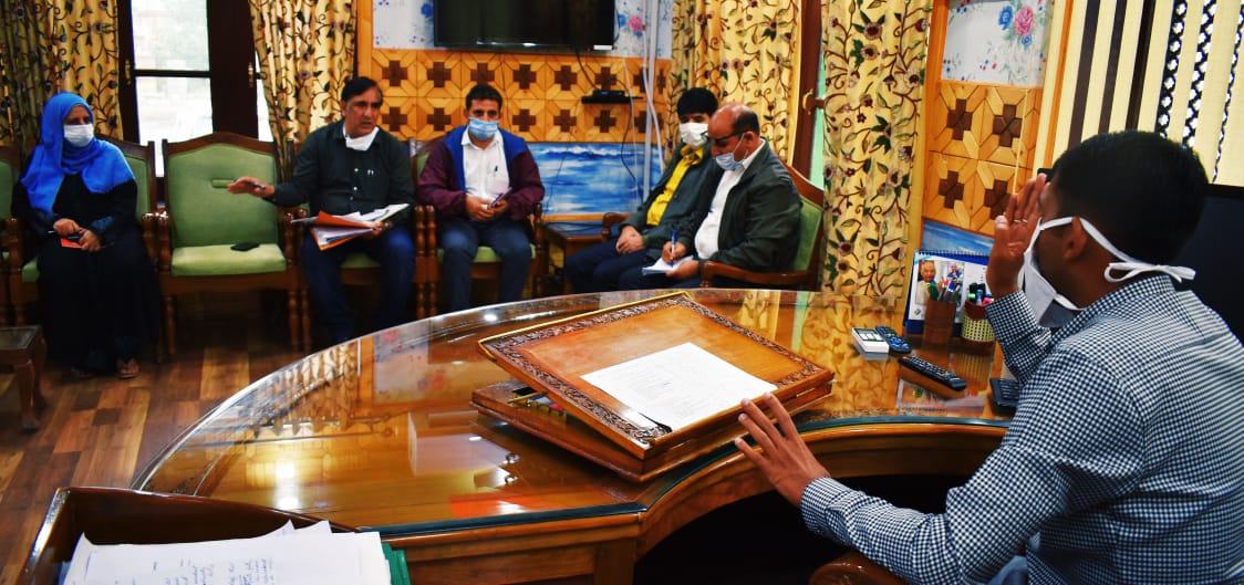 DDC Kupwara reviews progress of health facilities in Keran, Kralpora