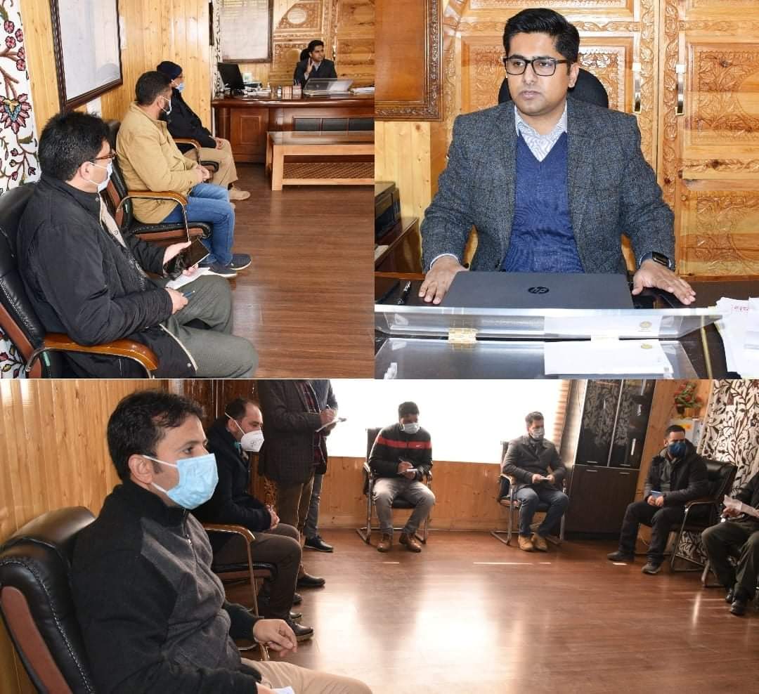 DC Bandipora reviews implementation of SEHAT health insurance scheme