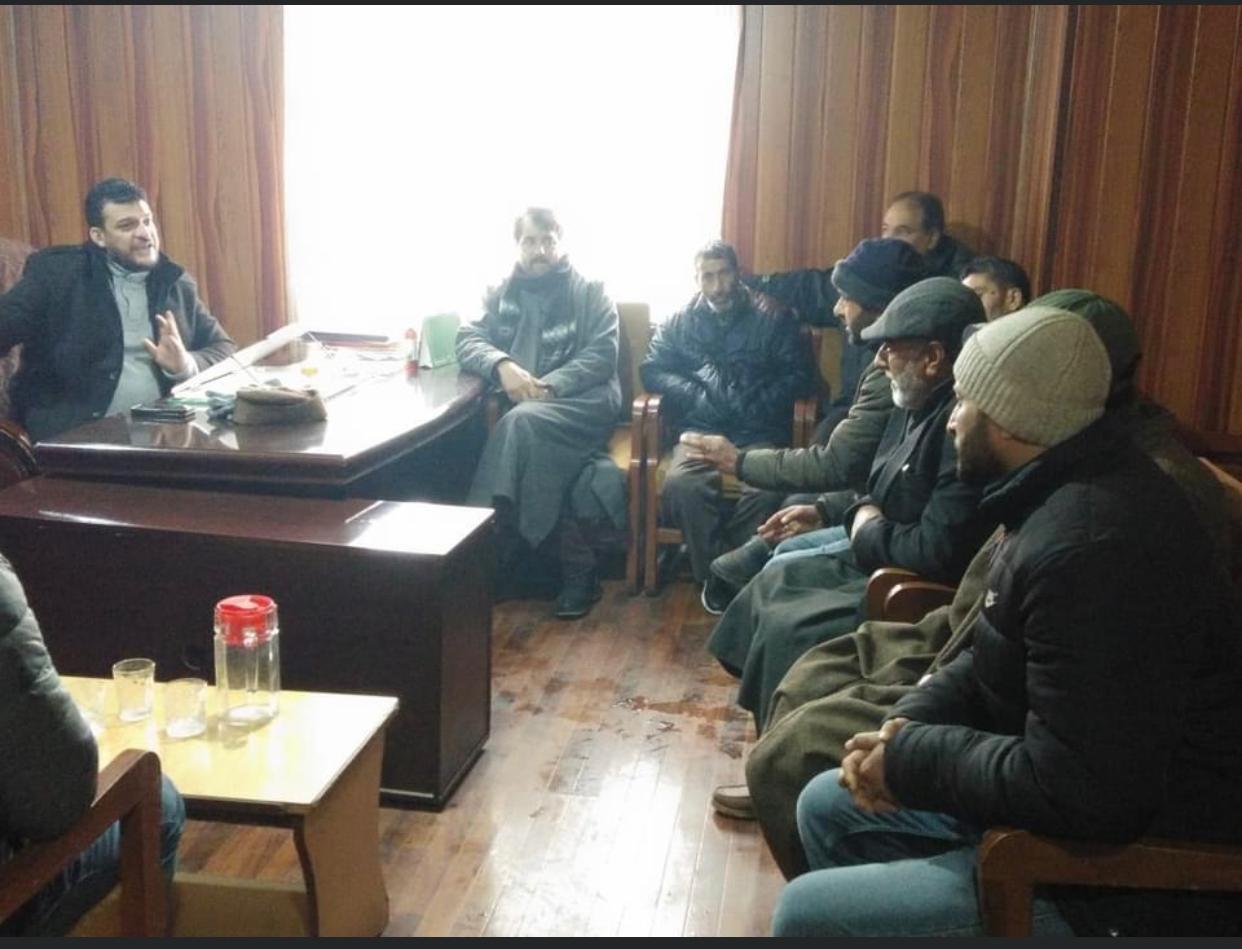 Ensure effective implementation of snow clearance plan: President MC Kupwara Reyaz Mir