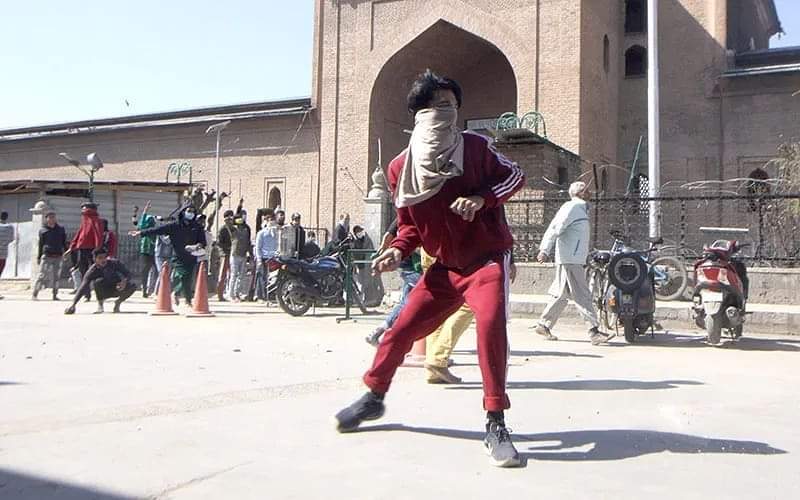 Stone-pelting incidents in Kashmir reduced drastically: DG CRPF