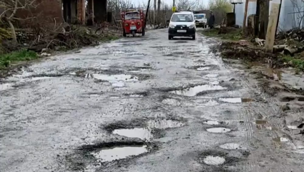 Four years on, the development of Shopian-Bejbrahara road at nowhere