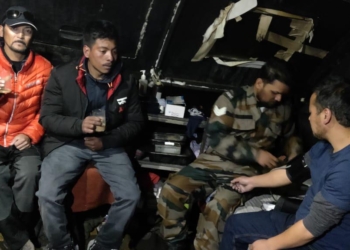 Army’s Siachen brigade rescues 18 civilians, vehicles at Khardung La Top