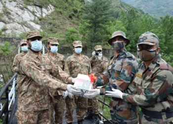 Eid ul Fitr : India-pak armies exchange sweets-greetings on Loc