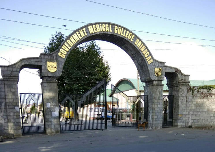Doctors, officials at GMC Srinagar, associated hospitals prohibited from circulating institutional information on social media