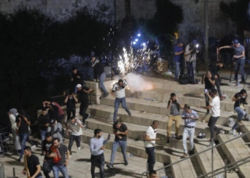 Clashes, prayers in Jerusalem on Muslim Laylat al-Qadr