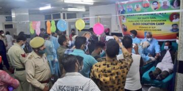 BJP’s Blood donation camp; Social distancing goes for a toss at Srinagar’s LD hospital