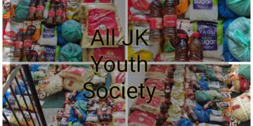 Kashmir based NGO starts distributing food kits to families struggling with hunger in COVID’s second wave with a message – “Keep your cameras at home while helping people”.