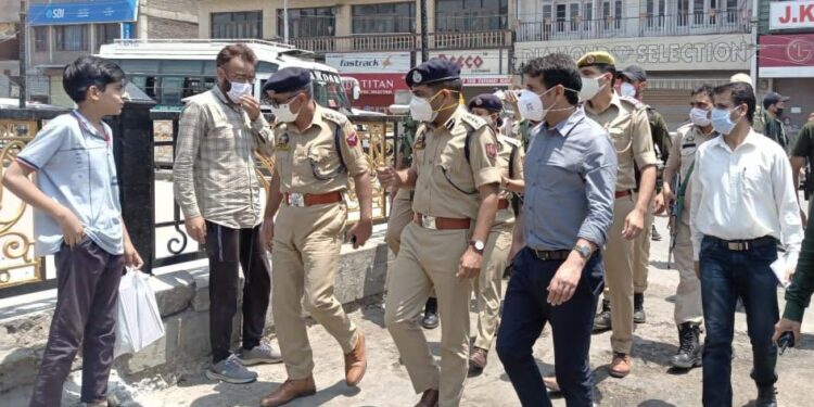 ان لاک کا مطلب یہ نہیں ہے کہ کورونا ختم ہو گیا ہے