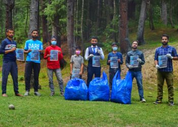 Cleanliness dive and awareness program at Vogbal Karihama Kupwara