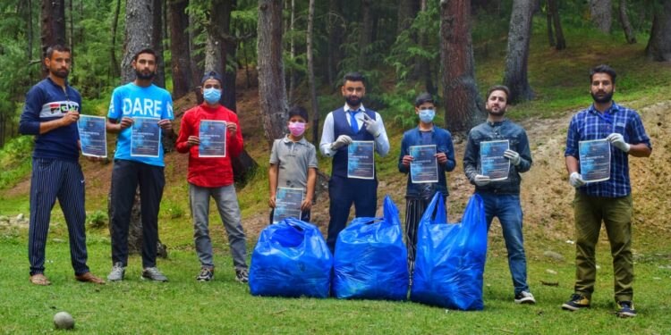 Cleanliness dive and awareness program at Vogbal Karihama Kupwara