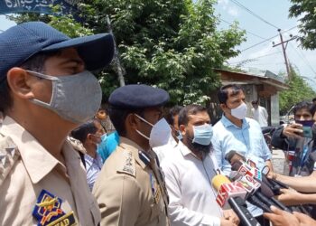 DC Kupwara appeals for inoculation at vaccination centres