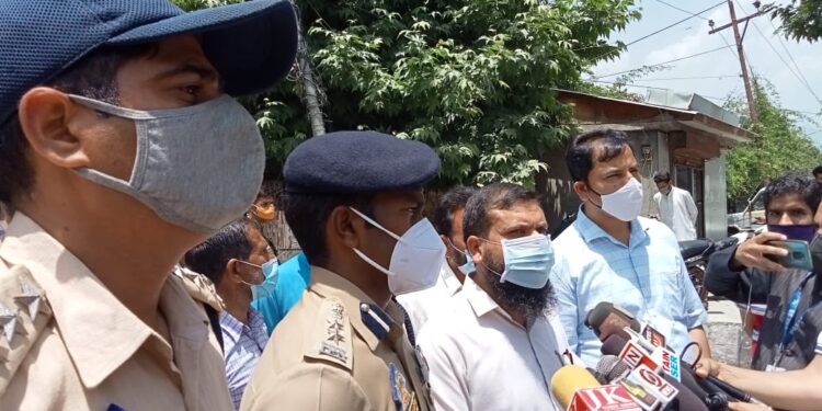 DC Kupwara appeals for inoculation at vaccination centres