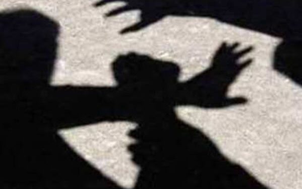 ARMY ALLEGEDLY MANHANDLED POLICE OFFICIAL  ON MUGHAL ROAD