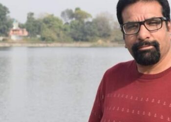 BJP leader Rakesh Pandit shot dead, another injured in Tral