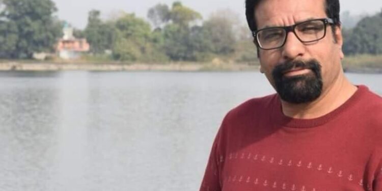 BJP leader Rakesh Pandit shot dead, another injured in Tral