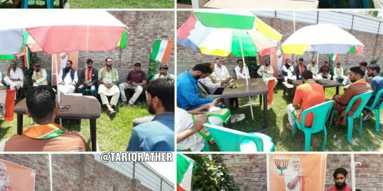 BJP leaders, activists in Handwara listened to PM’s Man Ki Baat; A welcome step to reach common masses: Javid Qureshi