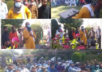Javid Qurashi leads convention of Daily Wagers, casual labours at Langate