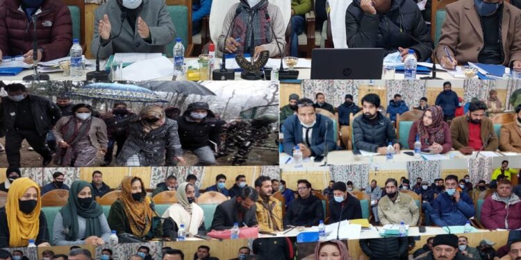 Comm Sec RDD visits Kupwara, reviews pace of ongoing dev works under RDD sector