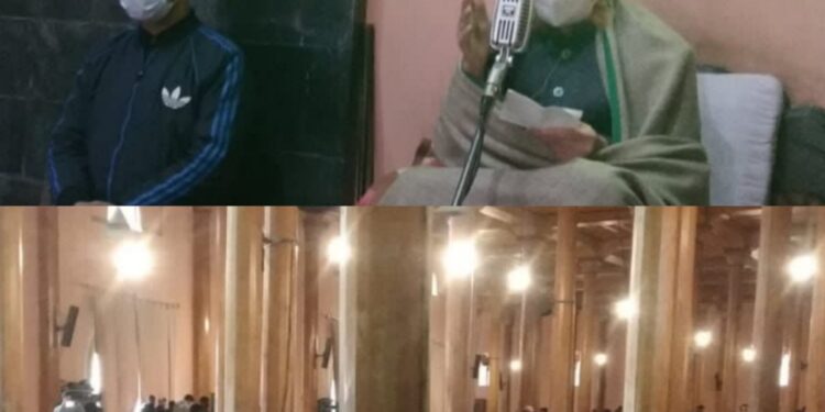 Emotions run high as authroities allow Friday prayers at historic Jamia Masjid after 30 weeks