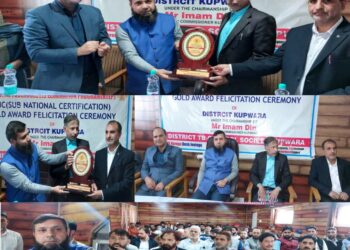 DC Kupwara gives away CoA to Health Officers, officials