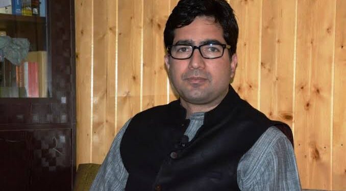 Govt reinstates Shah Faesal in service 3 years after he resigned