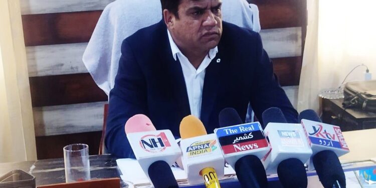 806 posts for GMC Handwara:DDC Chairman Kupwara applauds role of JKPC Chairman Sajad Lone