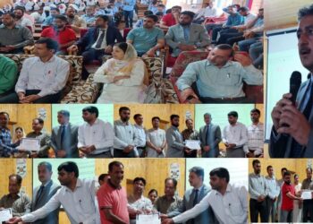DC Kupwara distributes awards among best performing schools under Swach Vidyalaya Puraskar
