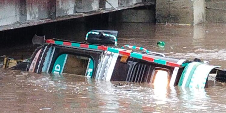 Driver, Conductor Escape Unhurt As Truck Plunges Into Nallah In Ajas Bandipora