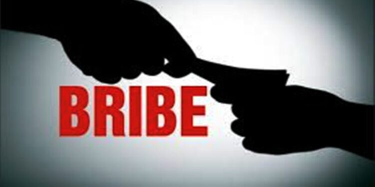 ACB arrests Range officer, Forest guard Kokernag for accepting bribe