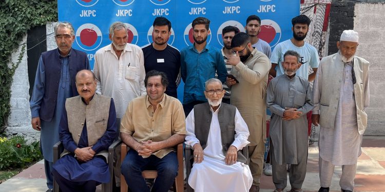 Former MLA Khwaja Ghulam Mohammad Khan joins PC