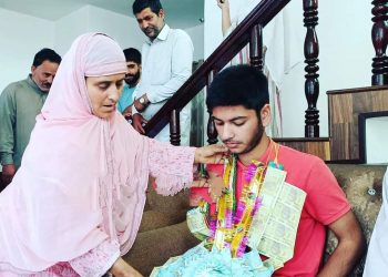 Shopian fruit businessman’s son bags 10th rank at NEET UG-2022“I was expecting I will qualify but 10th position was beyond my expectations: Haziq Parvez