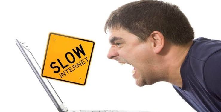 Kralpora: Slow internet speed irks the residents of Rawathpora