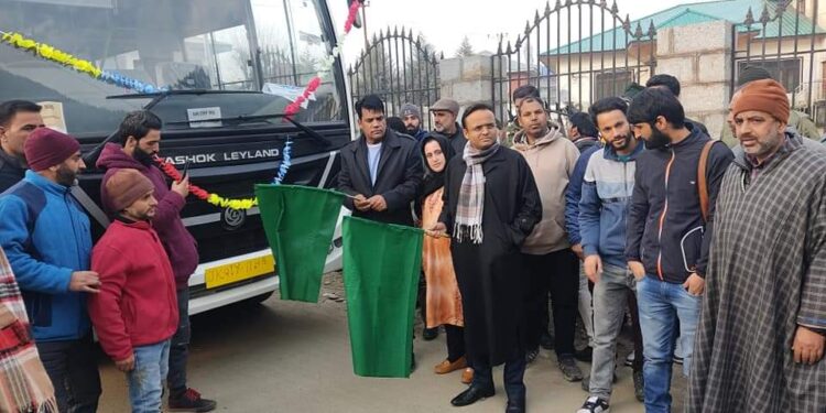DC Kupwara flags of 3 SRTC Busses Says district administration committed to provide better transport facilities to people