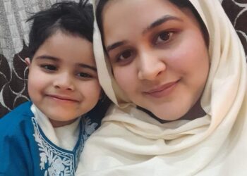 True Inspiration!Divorced by husband, young mother clears JKAS Examination