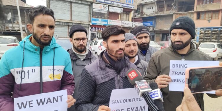 Aghast Over Recurrent Irregularities, JKSSB Aspirants Hold Protest in Kupwara