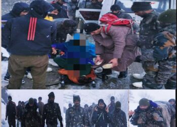 ’Army Evacuates Pregnant Woman on Shoulders for 5 Kms in Snowbound Kalaroos Village’