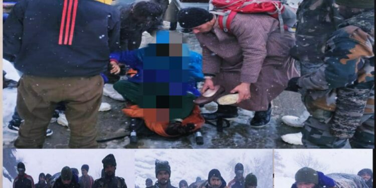 ’Army Evacuates Pregnant Woman on Shoulders for 5 Kms in Snowbound Kalaroos Village’