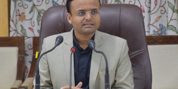 DC Kupwara chairs DDMA meeting5 property damage relief cases approved