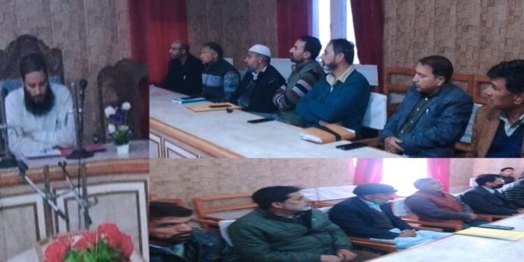 SDM Karnah reviews functioning of schools