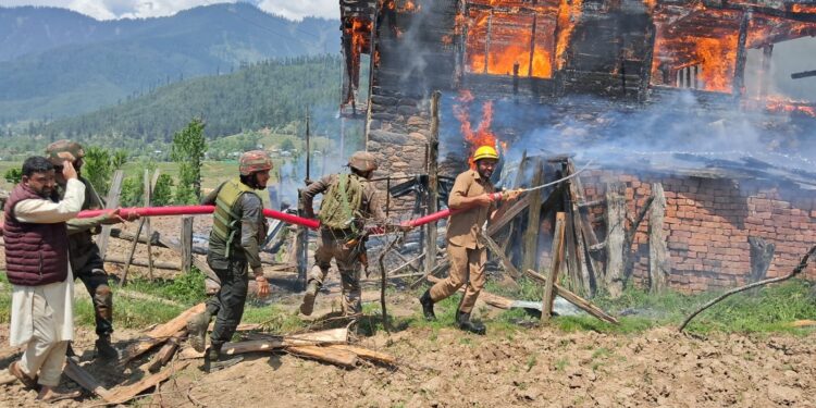 Indian Army successfully controls house fire, saving lives in Kachama, Panzgam