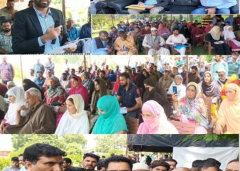 Director RDD visits Kupwara, inspects PMAY (G) registration camps,