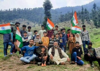 Indian Army Organizes Picnic for Childrens at Satbaran Cave Kalaroose
