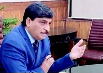 CS J&K Orders To Shift Officers/Officials, Who Handled Less Than 100 Files In 06 Months