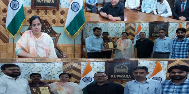DC Kupwara felicitates newly Qualifiers of JKAS