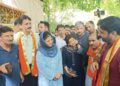 Mehbooba Mufti Extends Syncretic Gesture, Visits Thajiwara Temple in Bijbheara to greet Kashmiri Pandit Community On Annual Hawan