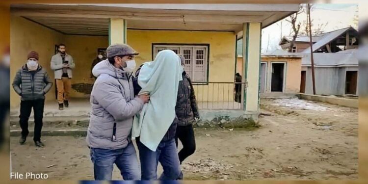 Kashmir: ACB arrests revenue official in bribery case